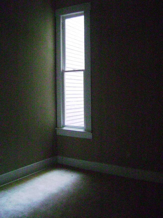 Building Photo - **APPLICATION PENDING!! DOWNTOWN/SCAD-NEAR...
