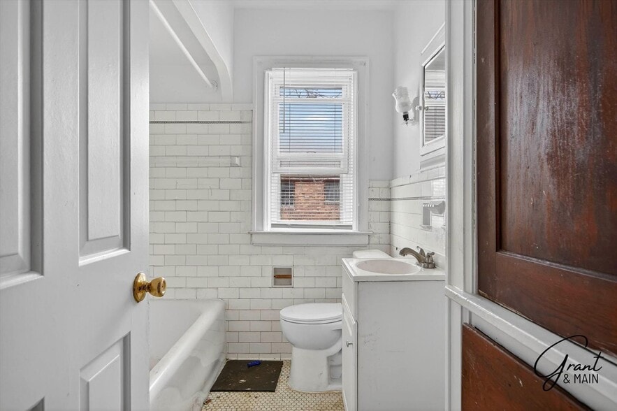 Building Photo - 10345-10345 Crocuslawn Ave