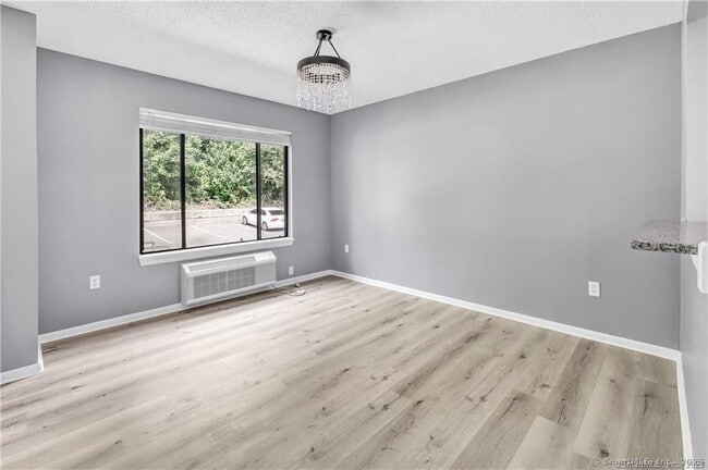 Building Photo - 175 Mill Pond Rd