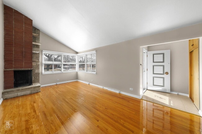 Building Photo - 393 Huntington Ln