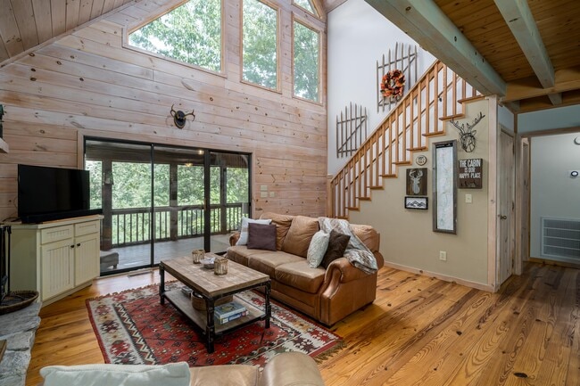 Building Photo - 363 Palisade Dr
