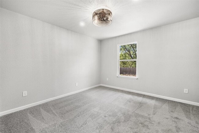 Building Photo - 7000 Carwill Dr