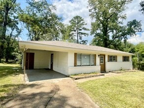 Building Photo - Charming 3 Bedroom Home in Pearl!