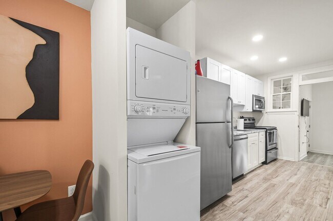 Building Photo - 1211 Simms Pl NE