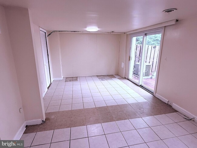Building Photo - 3334 Tidewater Ct