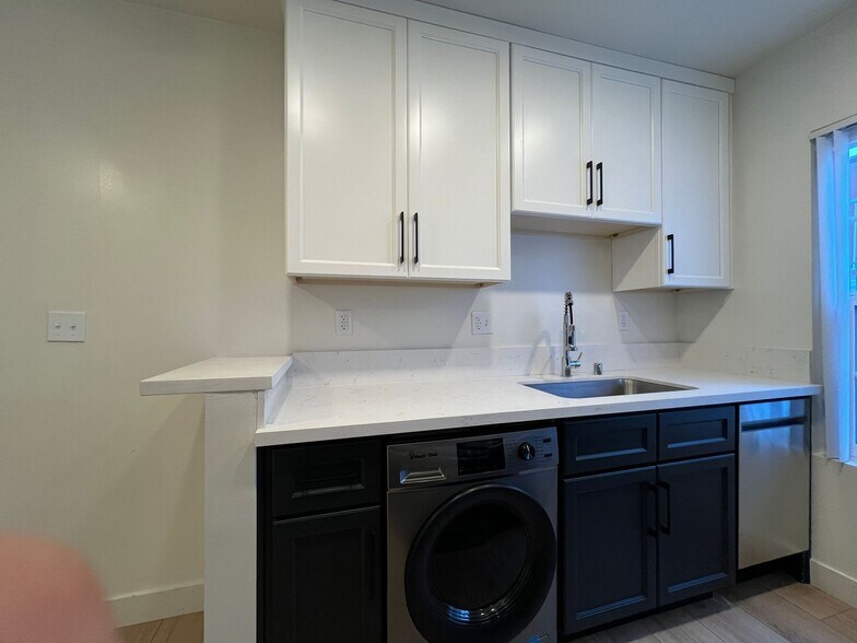 Building Photo - 3317 Keystone Av