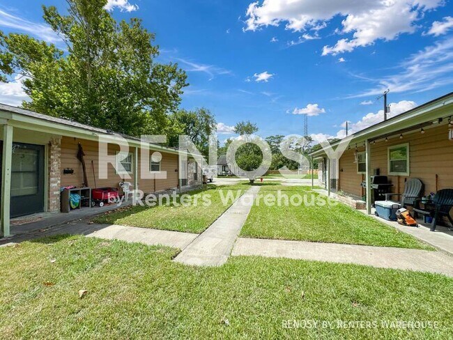 Building Photo - 4537 Dakota St