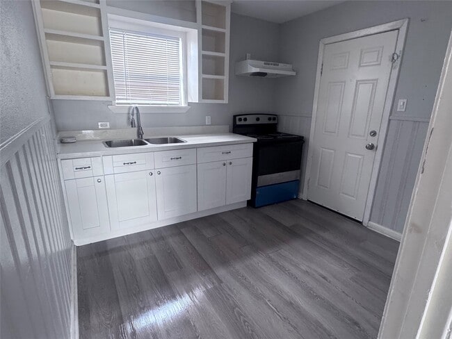 Building Photo - 1306 Weiss St