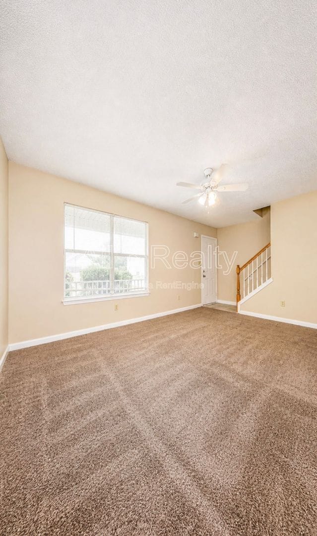 Building Photo - 823 Tramore Dr