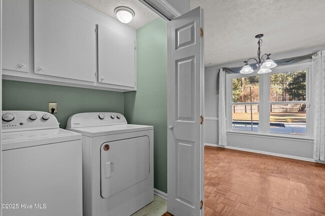 Building Photo - 215 Canterbury Rd