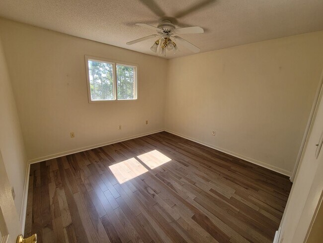 Building Photo - Cypress Lake S/D home in Lake Park