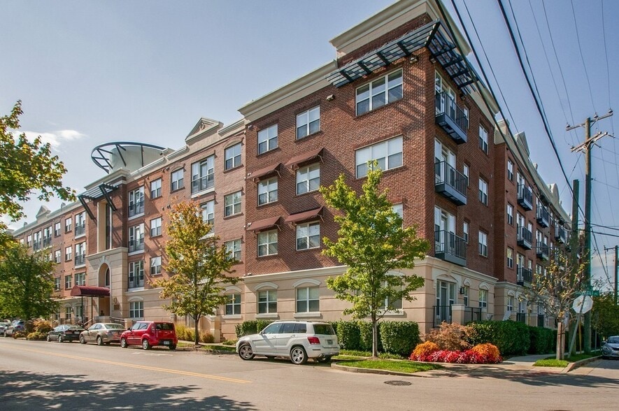 Building - 3000 Vanderbilt Pl
