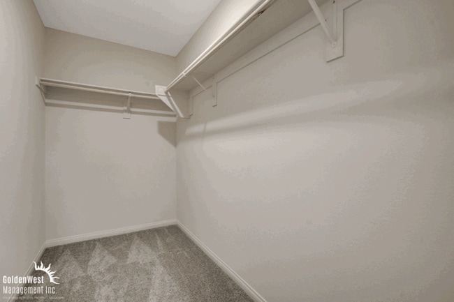 Building Photo - Impeccably Maintained 3Bdm 2Ba Townhome in...