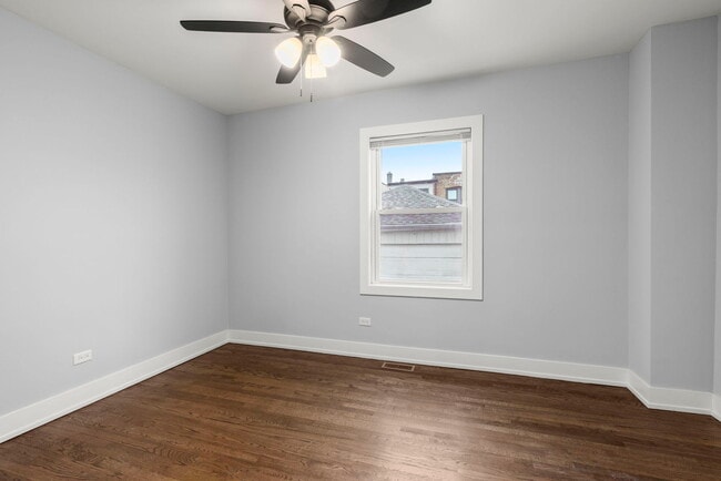 Building Photo - 5542 W 64th St