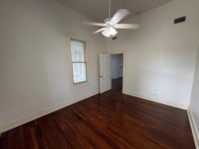 Building Photo - 509 N Peachtree St