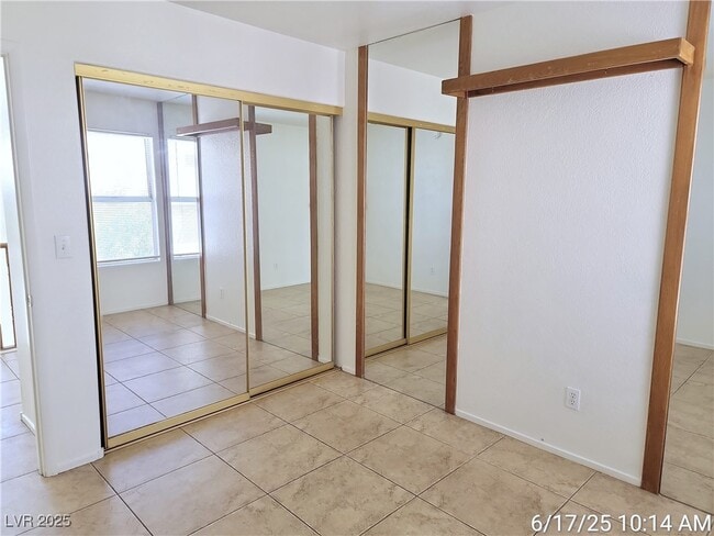 Building Photo - 9162 Green Frost Dr