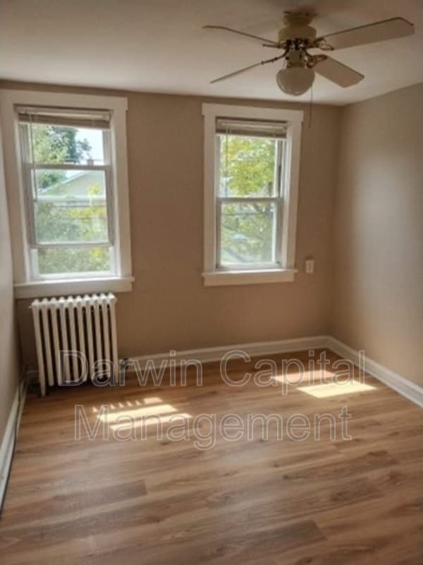 Building Photo - 100 E Holly