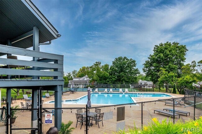 Building Photo - 14991 Broadmont Dr