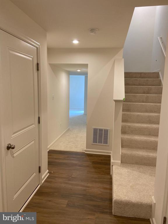 Building Photo - 263 Clifton Mnr