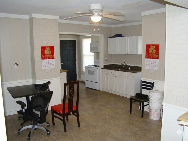 Building Photo - 86 School St