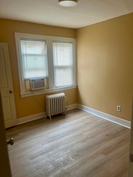 Building Photo - 4927 Wissahickon Ave