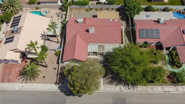 Building Photo - 6442 W Mesa Vista Ave
