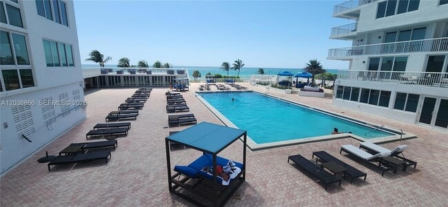 Building Photo - 5401 Collins Ave