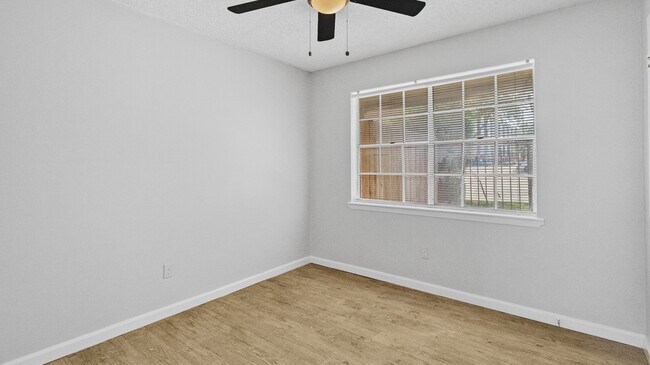 Building Photo - 1665 Northwood St