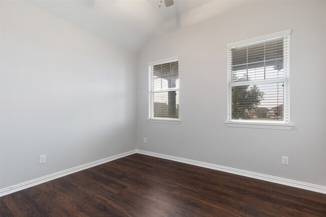 Building Photo - 912 Slate Ln