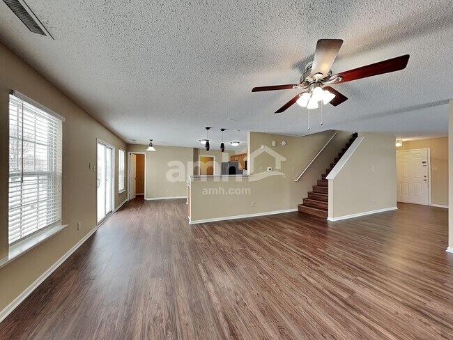 Building Photo - 5862 N Quincy Dr