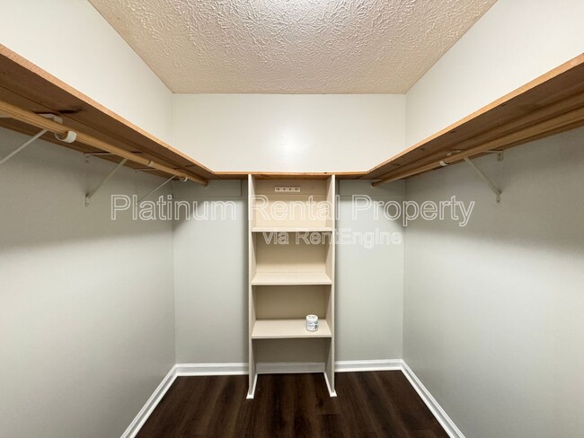 Building Photo - 4005 Camary Dr SE