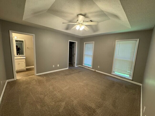 Building Photo - 108 Wolverine Ct