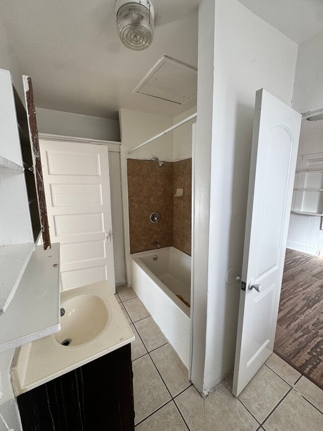 Building Photo - 3424 Winter St