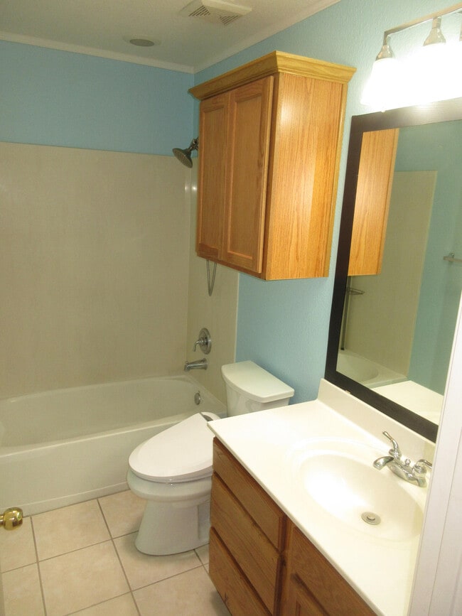 Building Photo - 7320 Desert Eagle Rd NE