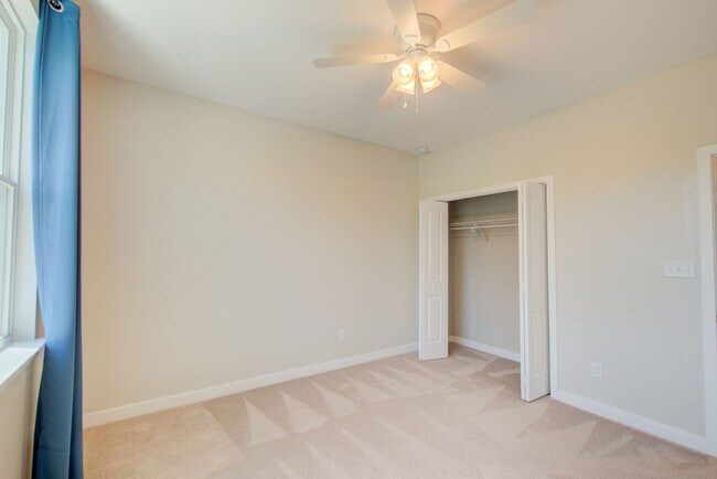 Building Photo - 609 Fishers Ct