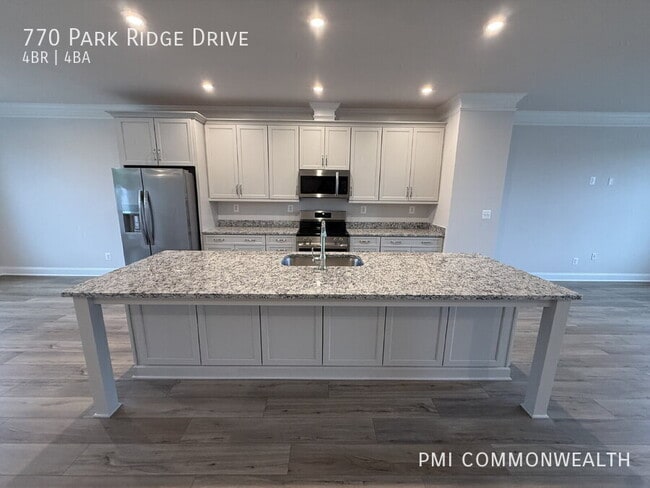 Building Photo - 770 Park Ridge Dr