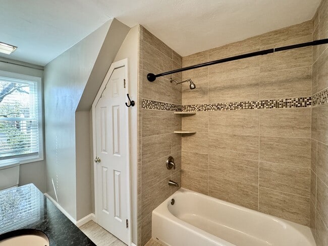 Building Photo - Great Neck Pool Home! First-Time Rental Available NOW! Pet Friendly - Corner Lot - Top Schools!