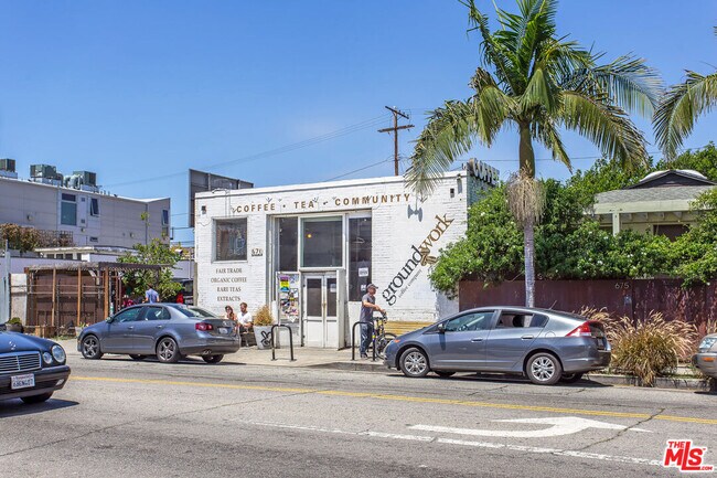 Building Photo - 336 Rennie Ave