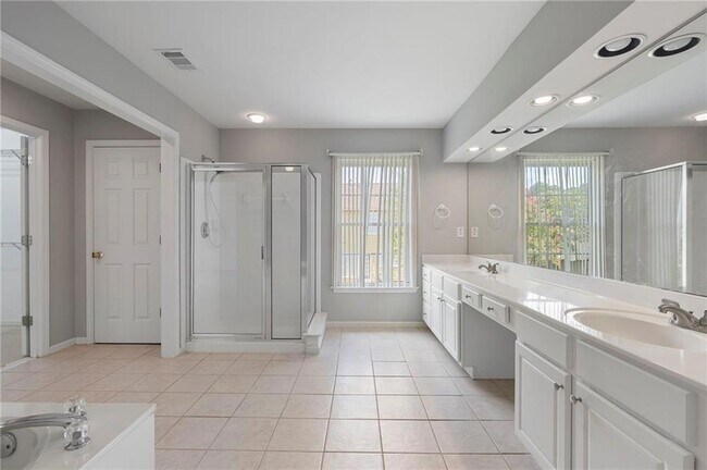Building Photo - 7810 Brookwood Way