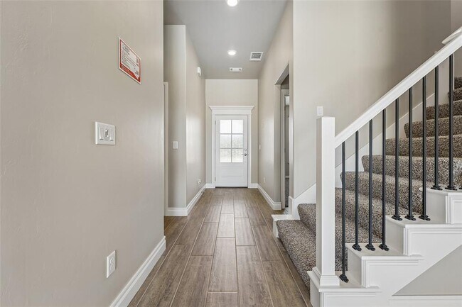 Building Photo - 12401 Samara Dr