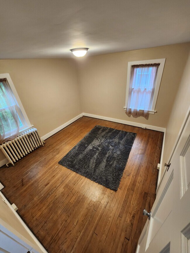 Secondary Bed - 1037 Duffield St