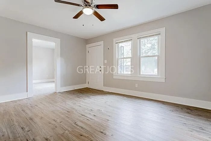 Building Photo - 105 Phillips St