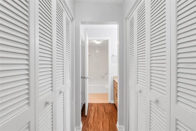 Building Photo - 4212 Lake Underhill Rd