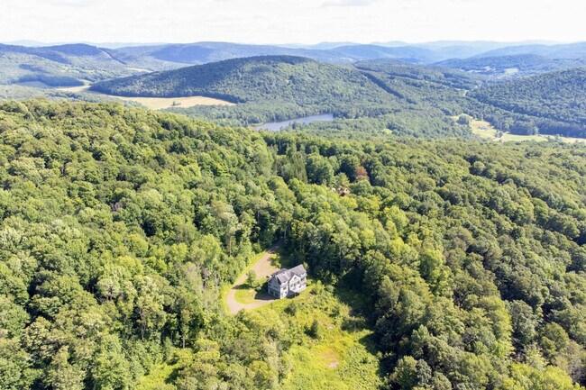 Building Photo - 74 Harvest Ln