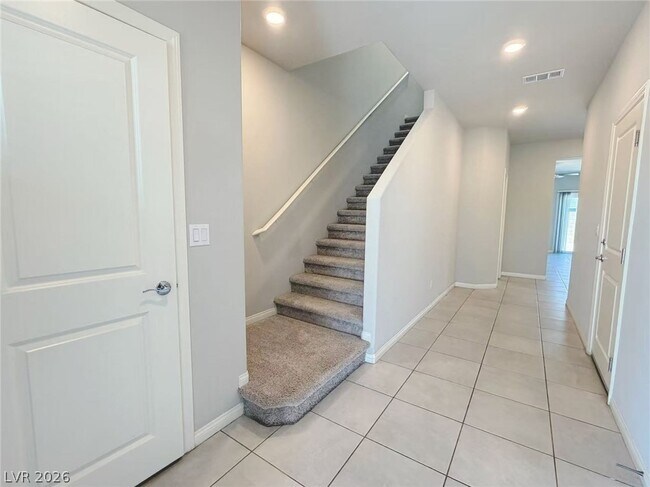 Building Photo - 7534 W Diablo Dr