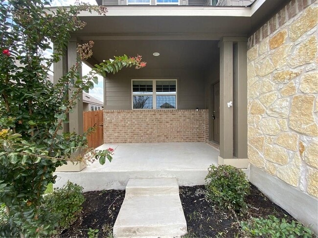 Building Photo - 428 S Brook Dr