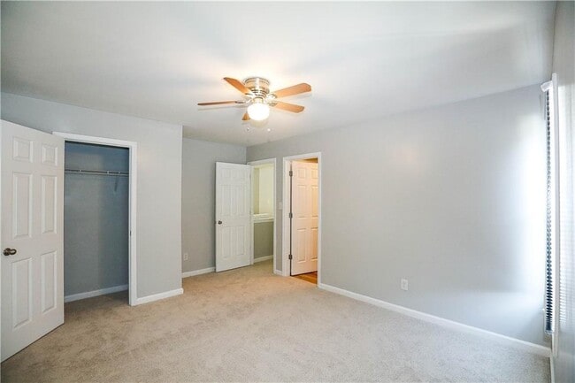 Building Photo - 2158 Staunton Dr