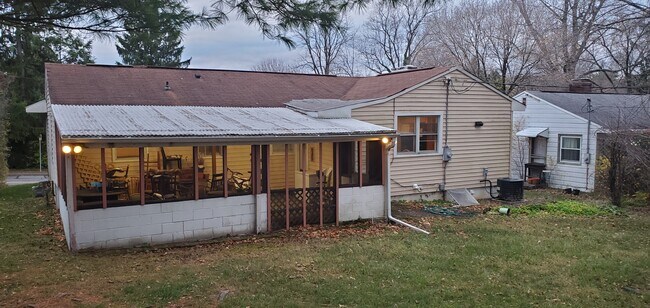 Building Photo - 1127 S Allen St