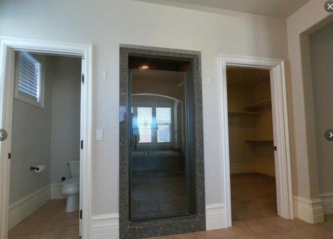 Building Photo - 496 Via Palermo Dr