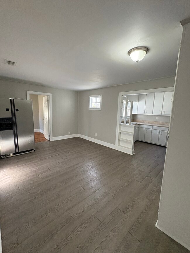 Building Photo - 1982 Johnson St